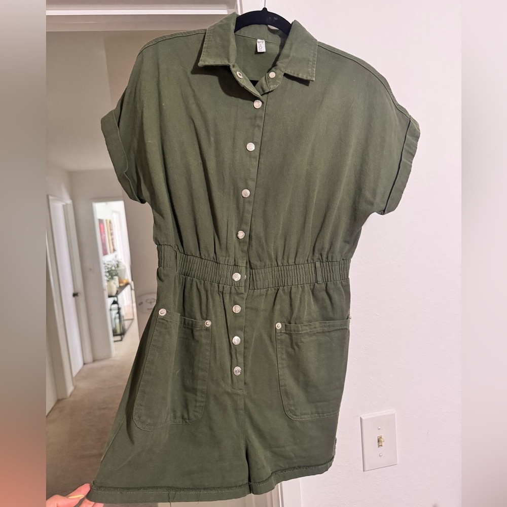 Amazon Olive Green Short Sleeve Utility Romper Size medium